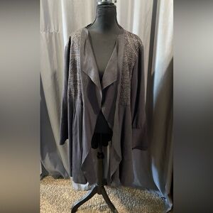 Voice of California open duster with embroidered detail in bell sleeves size XL